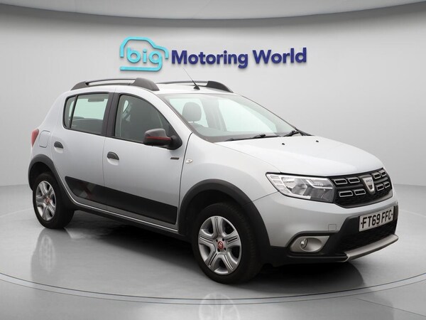 Used Dacia Sandero Stepway 2020 for sale - 76251168: Photo 1