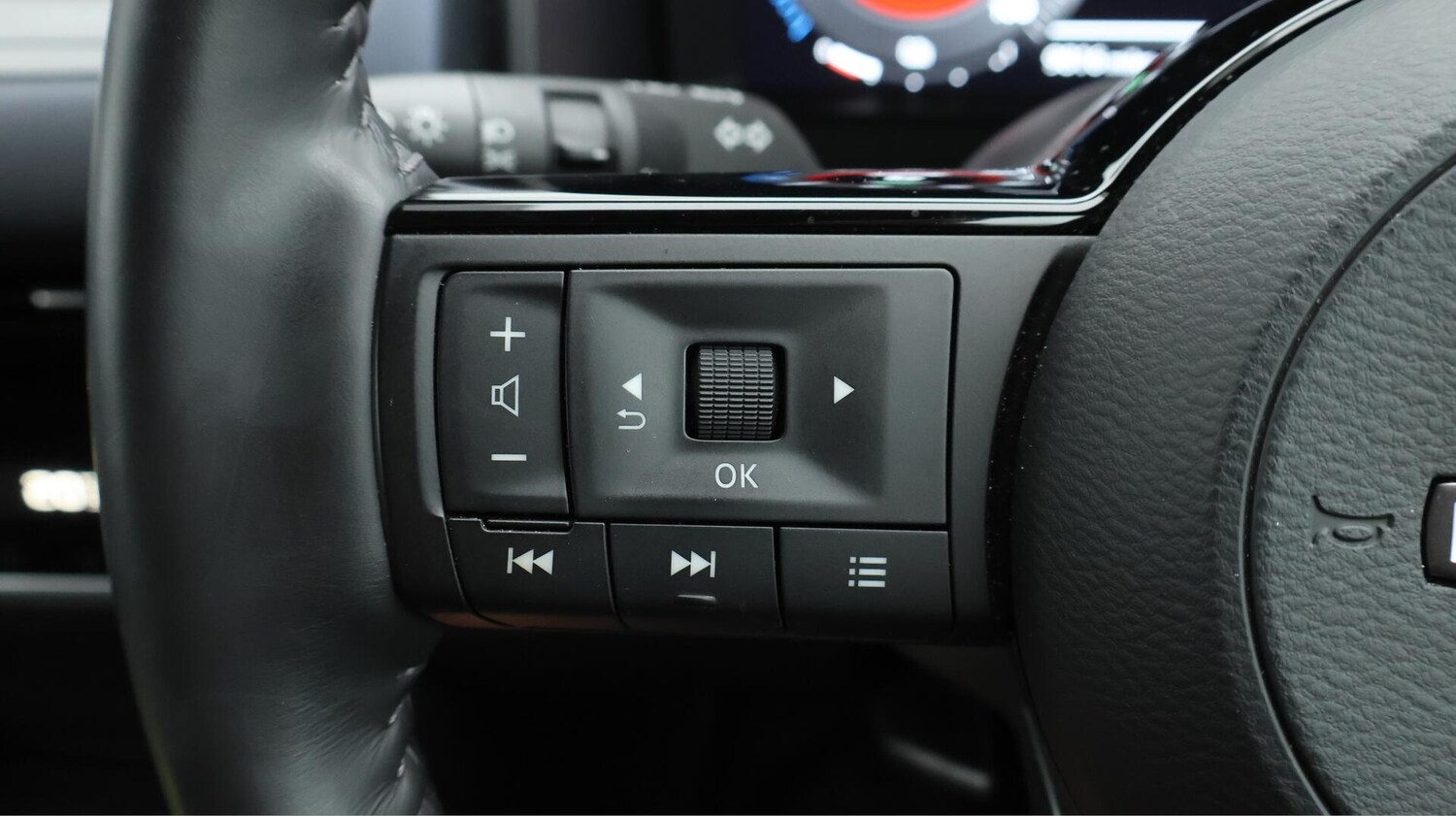 Used Nissan Qashqai for sale - 76727924: Photo 24