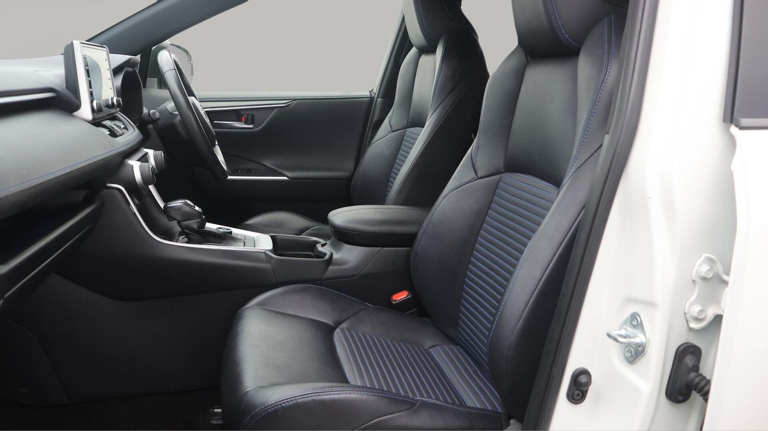 Used Toyota RAV4 2020 for sale - 76388263: Photo 15