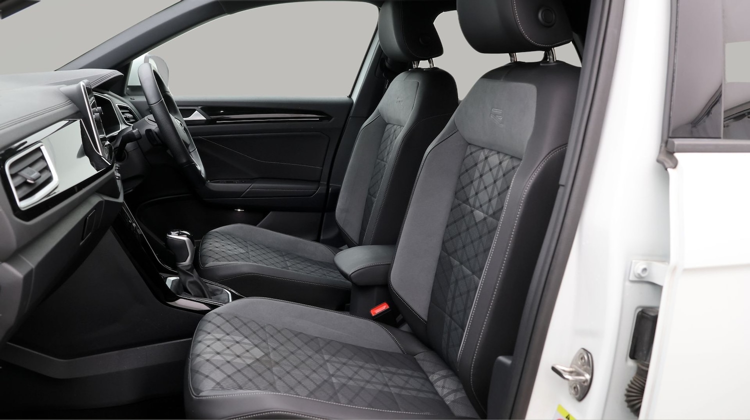 Used Volkswagen T-Roc 2022 for sale - 77310598: Photo 14