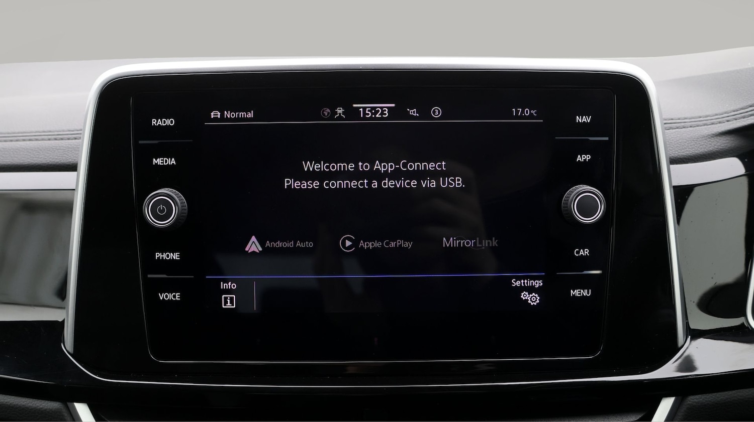 Used Volkswagen T-Roc 2022 for sale - 77310598: Photo 25