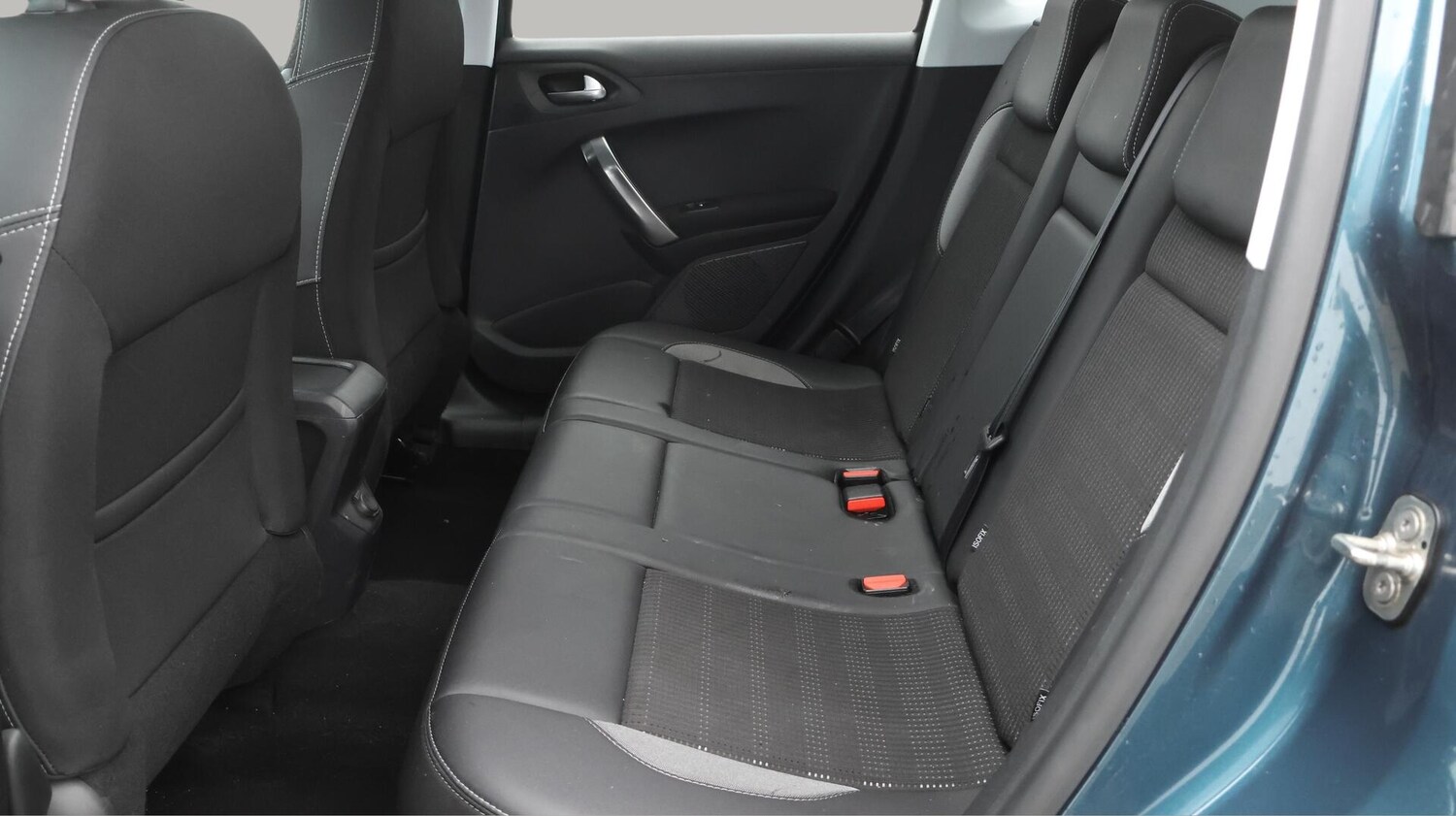 Used Peugeot 2008 2017 for sale - 76152126: Photo 17