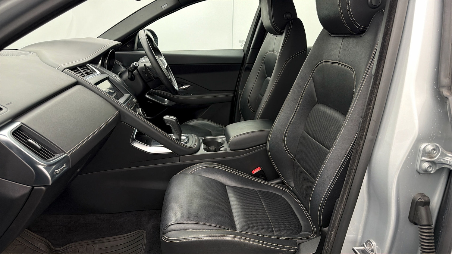 Used Jaguar E-Pace 2020 for sale - 78211796: Photo 13