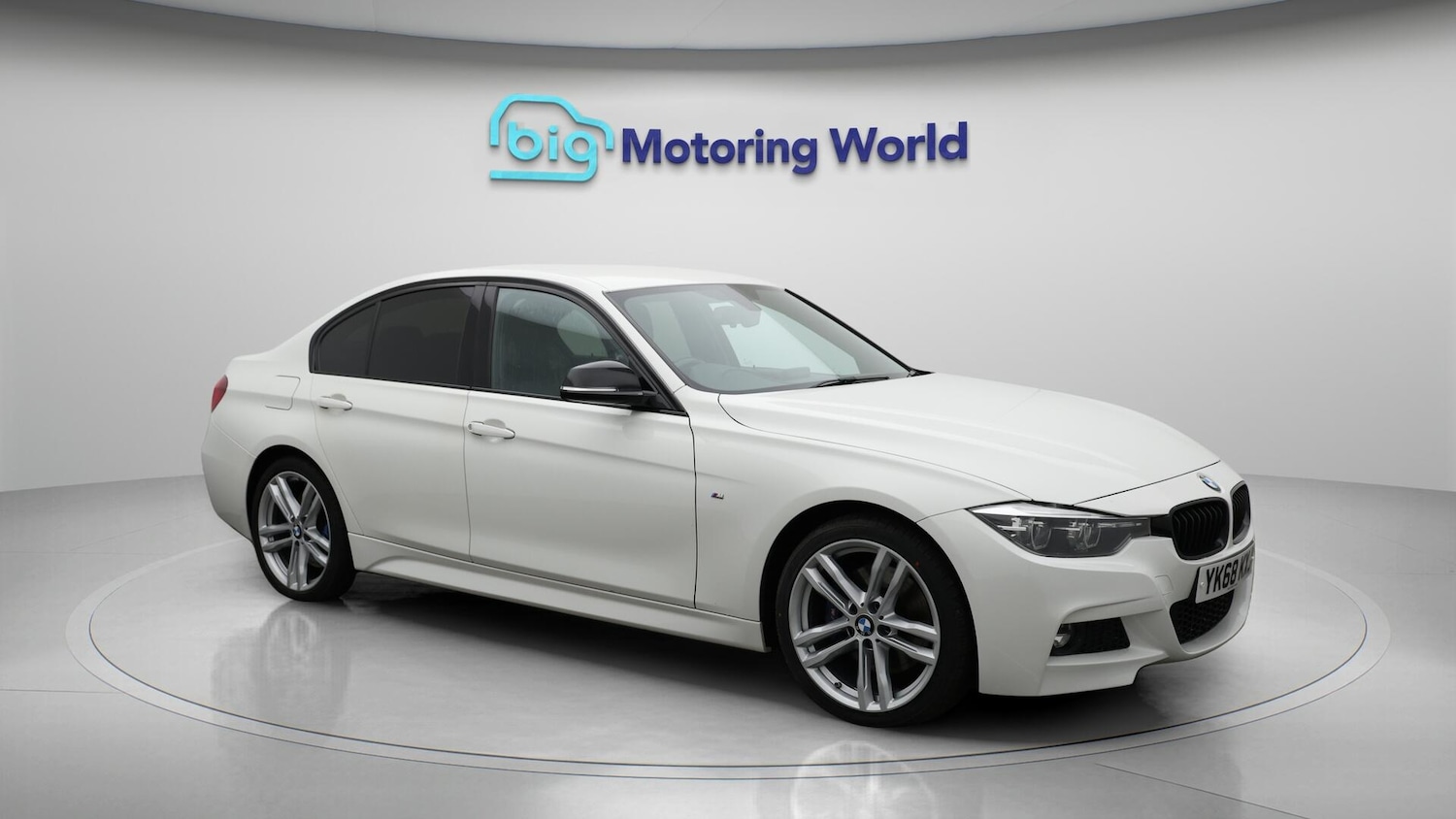 Used BMW 3 Series 2018 for sale - 76538011: Photo 2