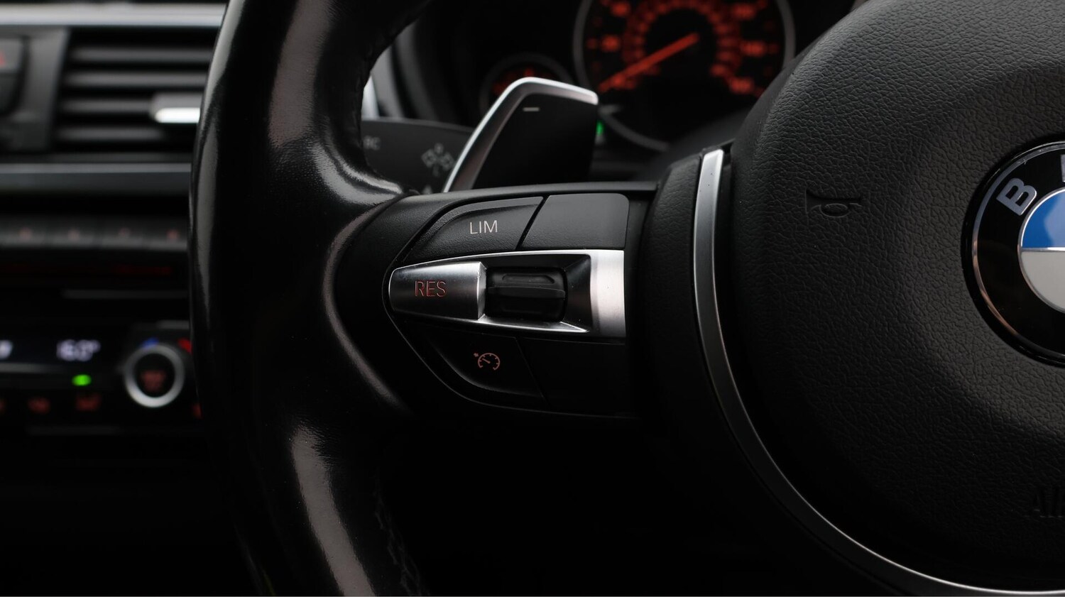 Used BMW 3 Series 2018 for sale - 76538011: Photo 24