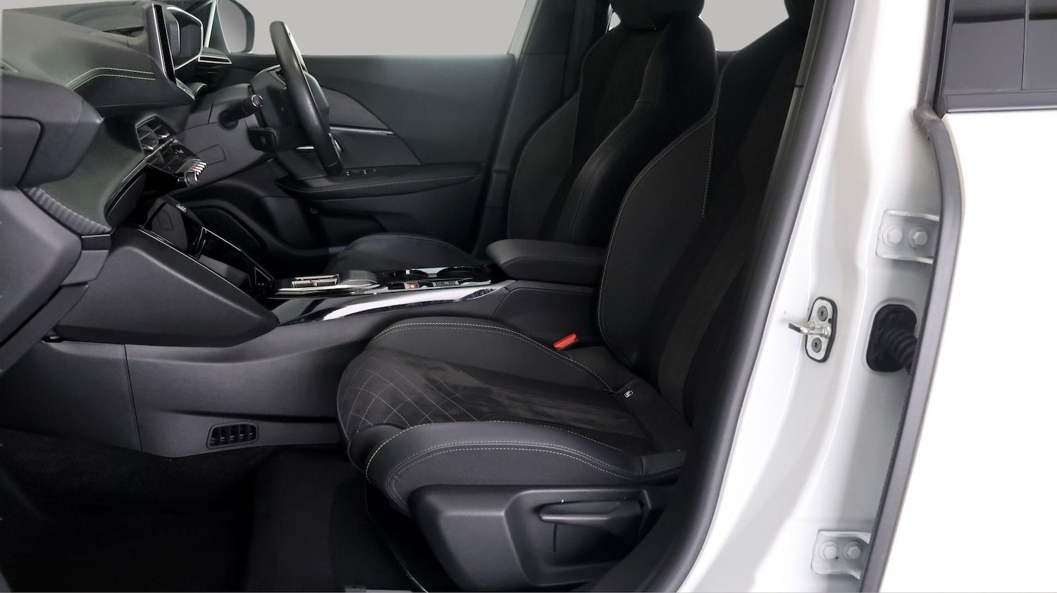 Used Peugeot 2008 2023 for sale - 77729195: Photo 13