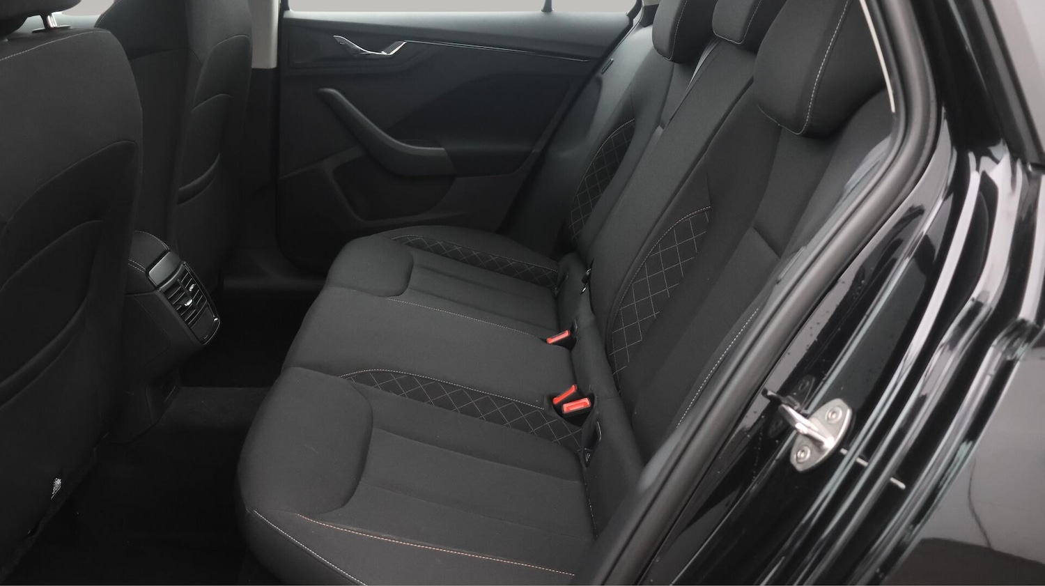 Used Skoda Kamiq 2024 for sale - 76371492: Photo 17