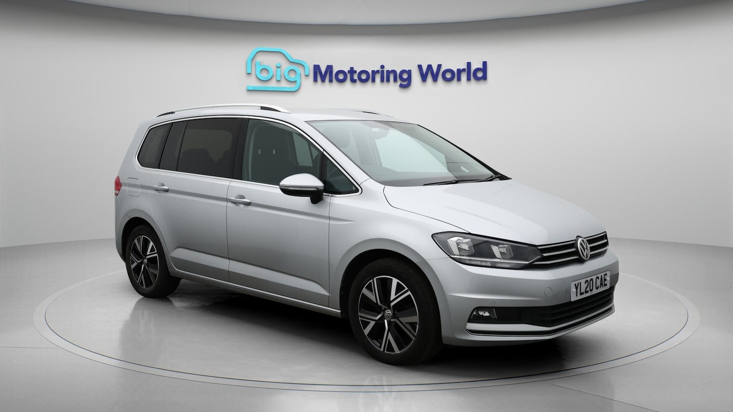 Used Volkswagen Touran 2020 for sale - 76166686: Photo 2