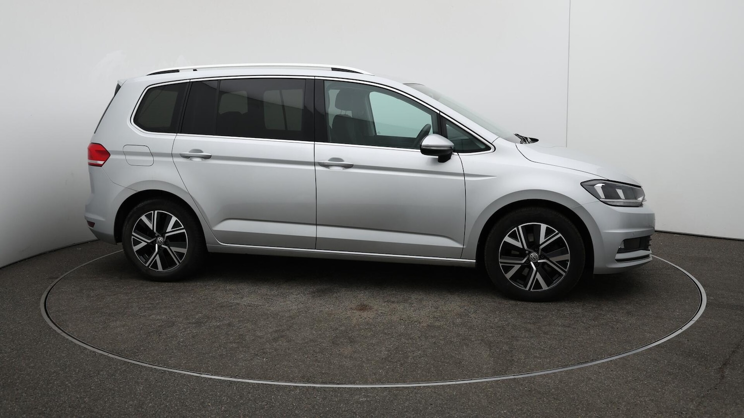 Used Volkswagen Touran 2020 for sale - 76166686: Photo 50