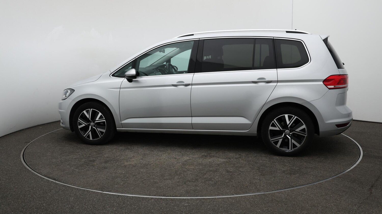 Used Volkswagen Touran 2020 for sale - 76166686: Photo 60
