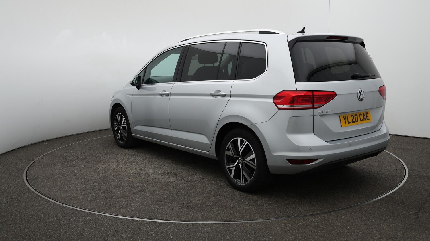 Used Volkswagen Touran 2020 for sale - 76166686: Photo 64