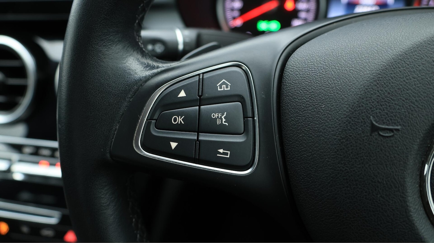 Used Mercedes-Benz C Class 2018 for sale - 76440841: Photo 24