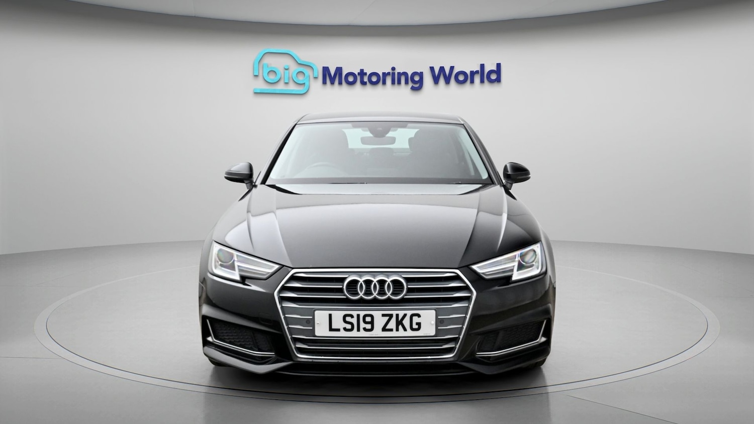 Used Audi A4 2019 for sale - 77902646: Photo 2