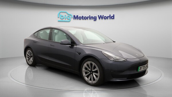 Used Tesla Model 3 2020 for sale - 76270739: Photo 2