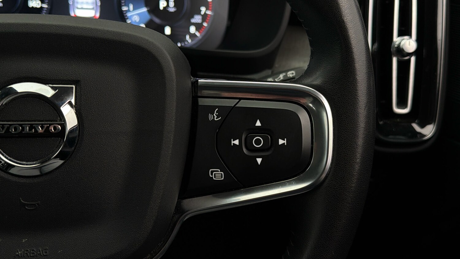 Used Volvo XC40 2021 for sale - 78210359: Photo 24