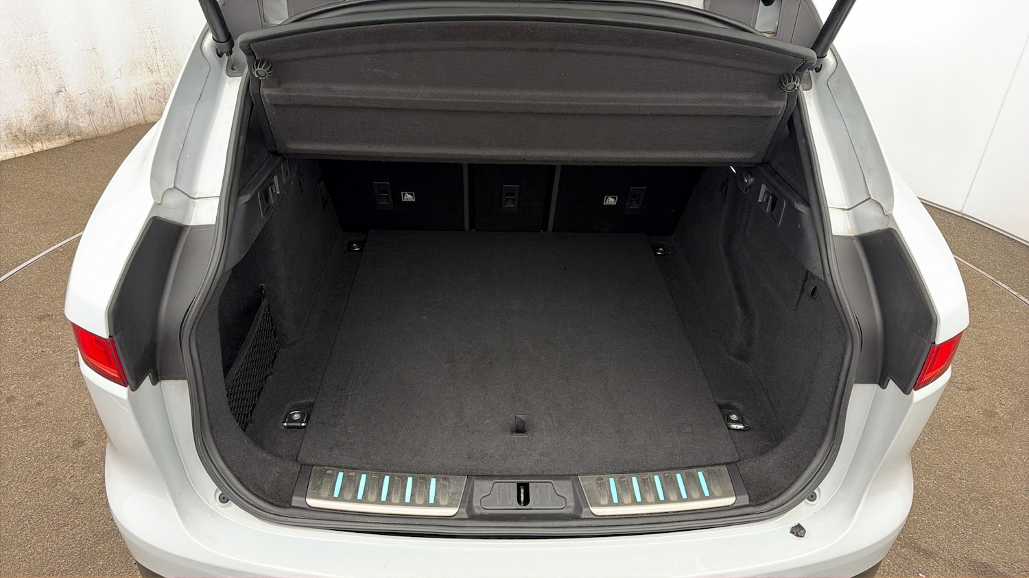 Used Jaguar F-Pace 2020 for sale - 77974708: Photo 16