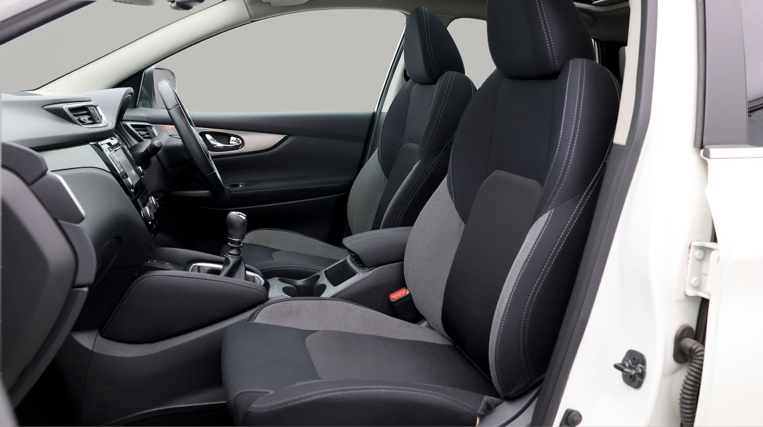 Used Nissan Qashqai 2017 for sale - 77261812: Photo 14