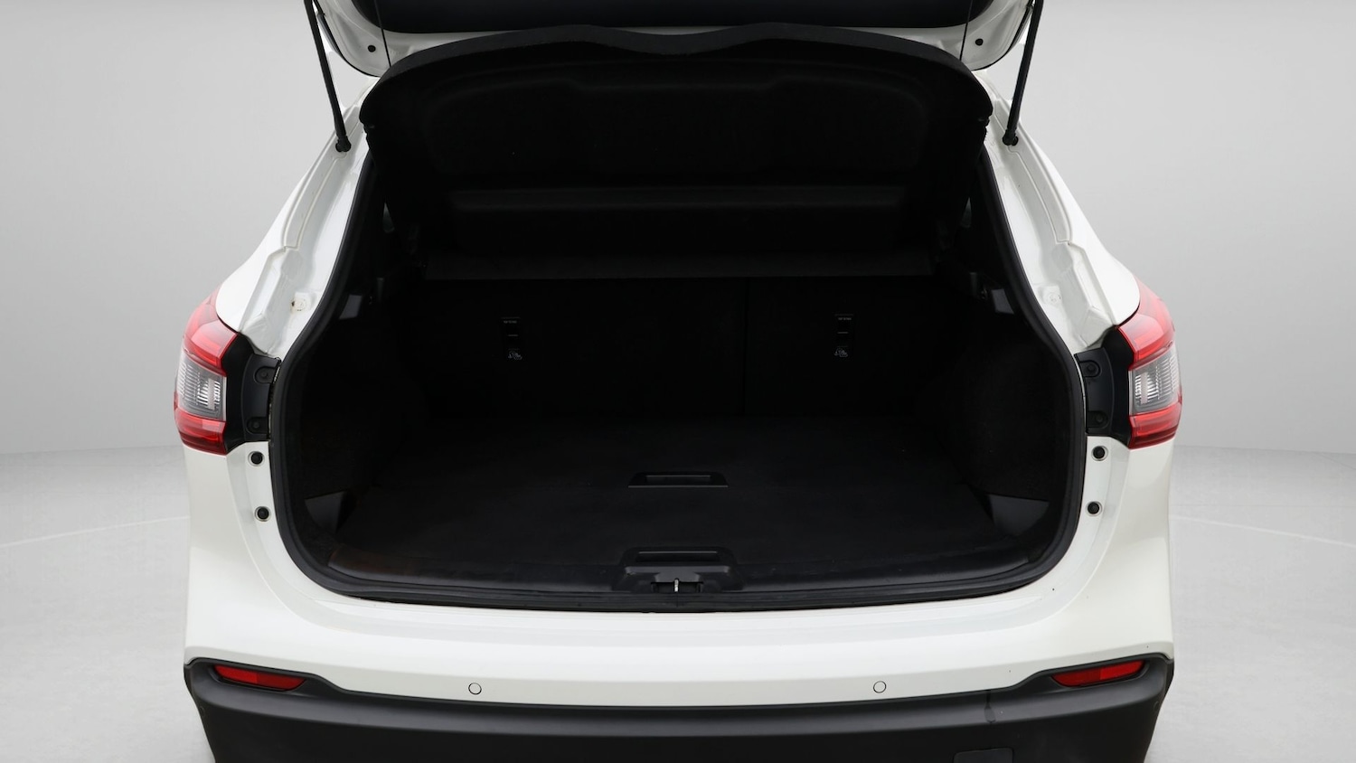 Used Nissan Qashqai 2017 for sale - 77261812: Photo 17