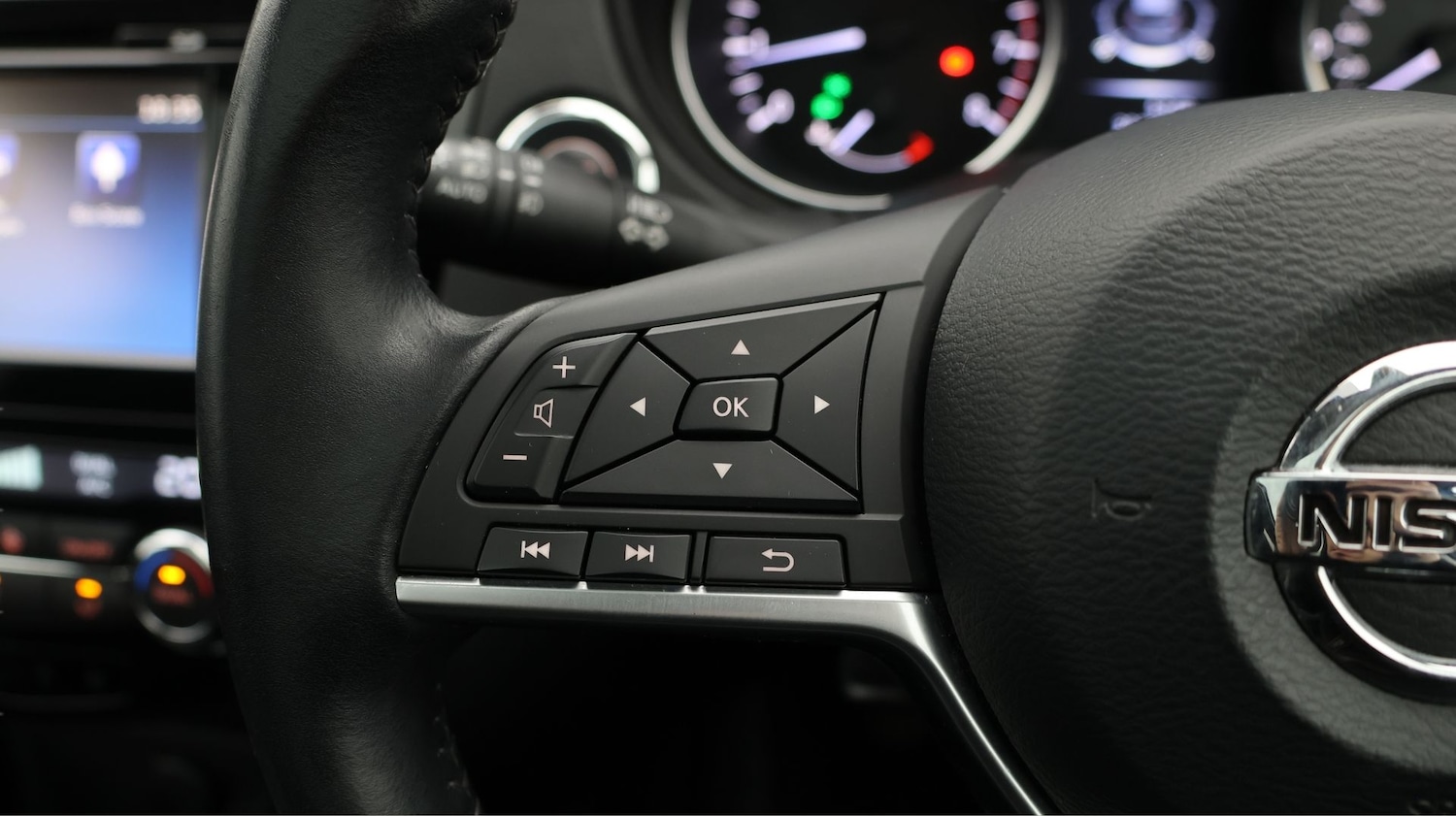 Used Nissan Qashqai 2017 for sale - 77261812: Photo 24