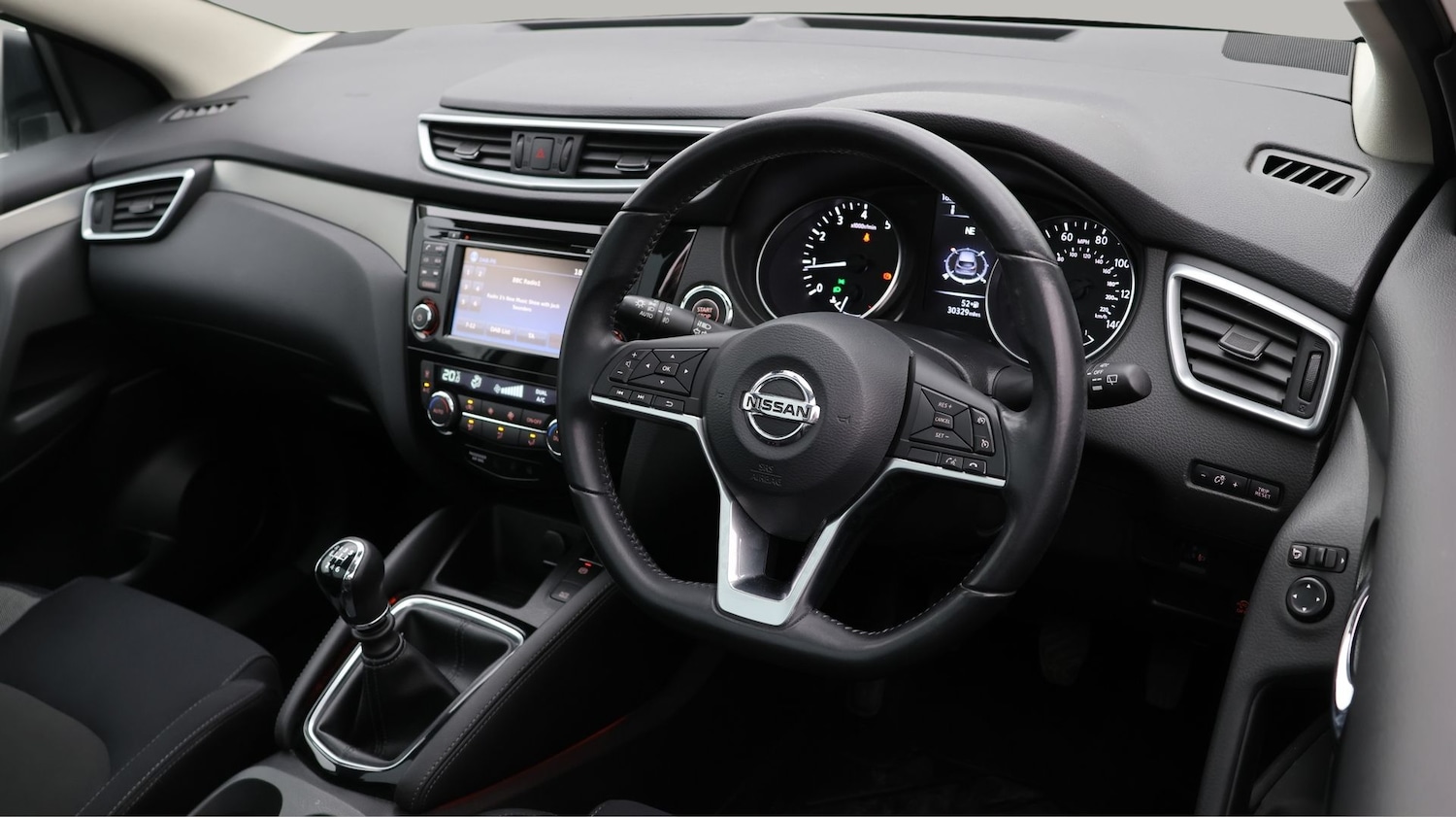 Used Nissan Qashqai 2017 for sale - 77261812: Photo 9