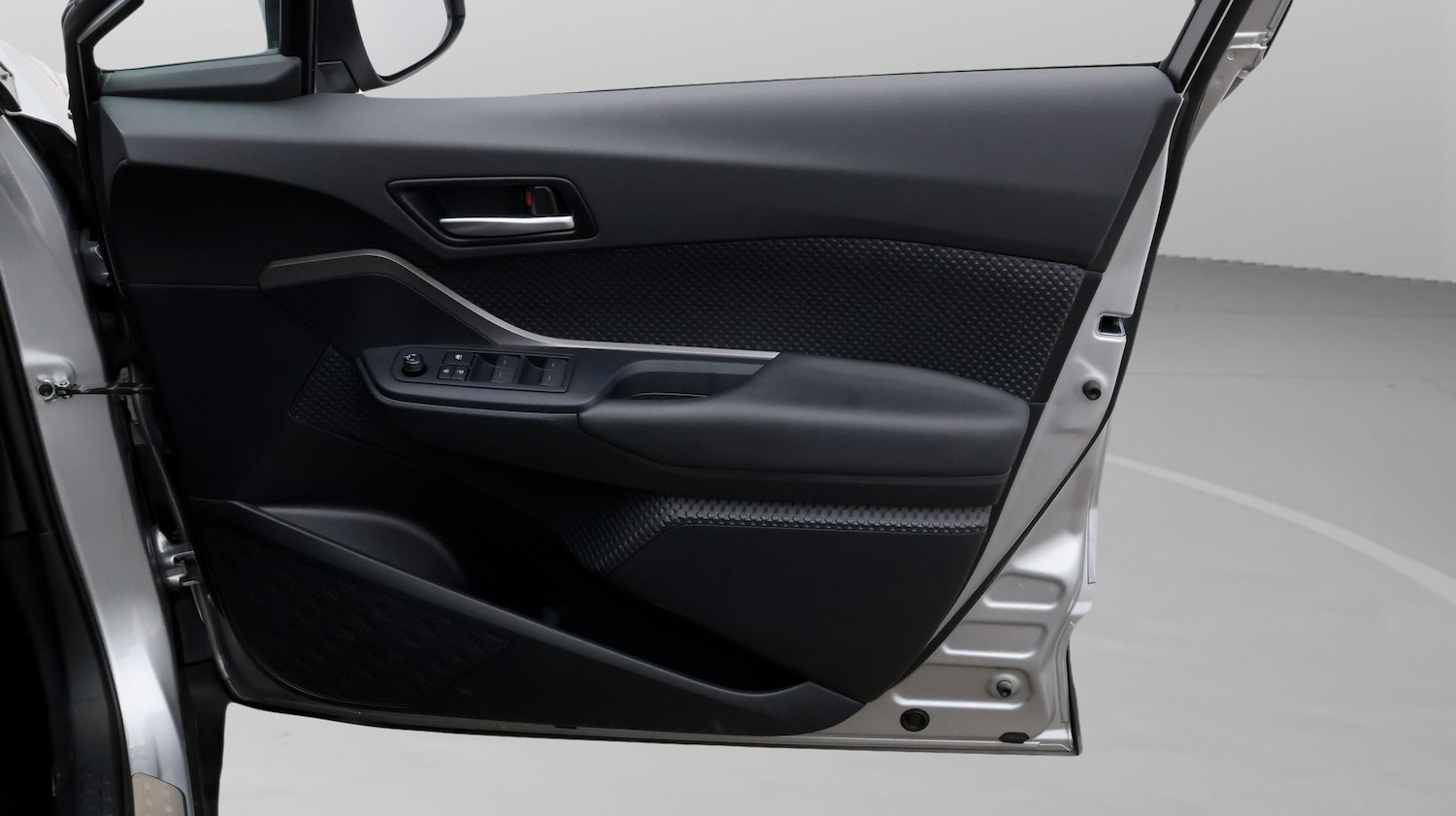 Used Toyota C-HR 2023 for sale - 77631153: Photo 15