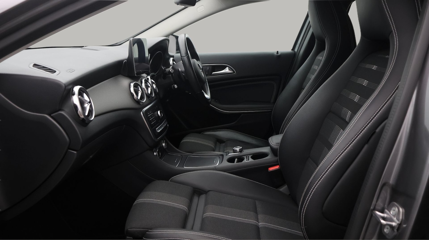 Used Mercedes-Benz GLA 2019 for sale - 77578087: Photo 14