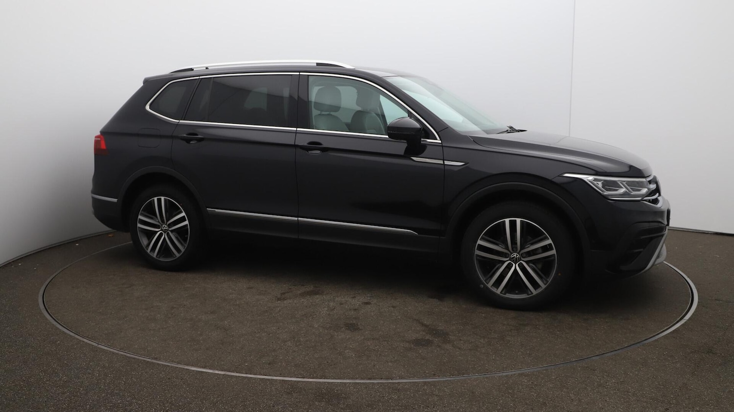 Used Volkswagen Tiguan Allspace 2023 for sale - 76189865: Photo 51