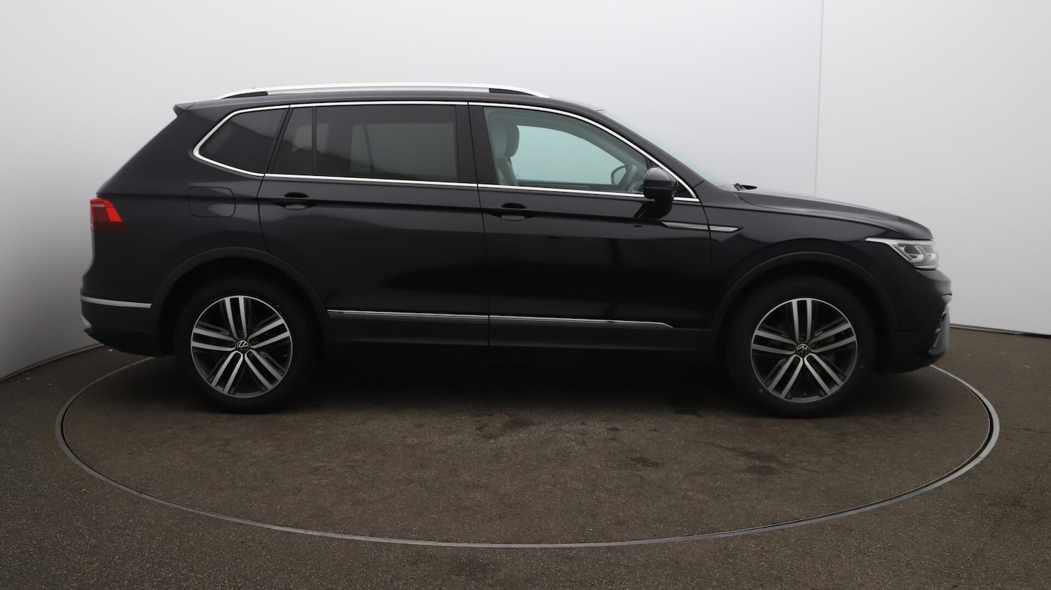 Used Volkswagen Tiguan Allspace 2023 for sale - 76189865: Photo 54
