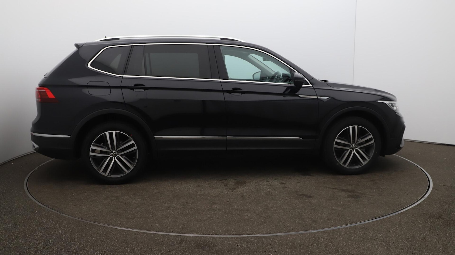 Used Volkswagen Tiguan Allspace 2023 for sale - 76189865: Photo 55