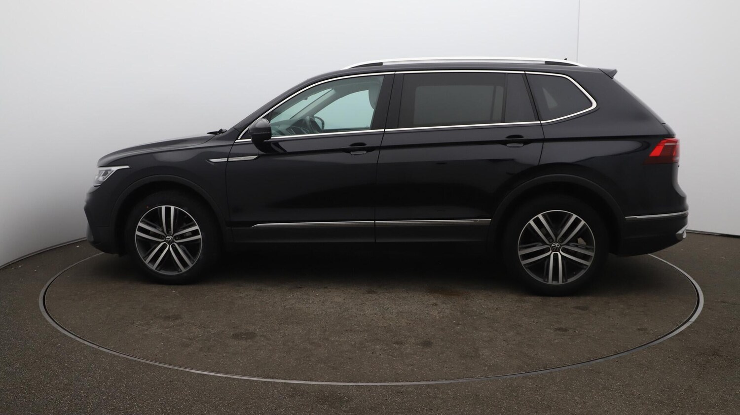 Used Volkswagen Tiguan Allspace 2023 for sale - 76189865: Photo 69