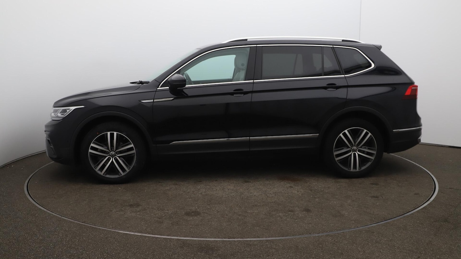 Used Volkswagen Tiguan Allspace 2023 for sale - 76189865: Photo 70