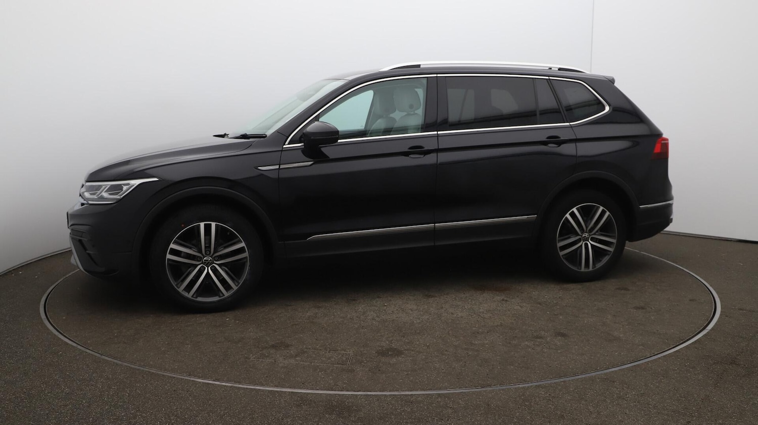 Used Volkswagen Tiguan Allspace 2023 for sale - 76189865: Photo 71