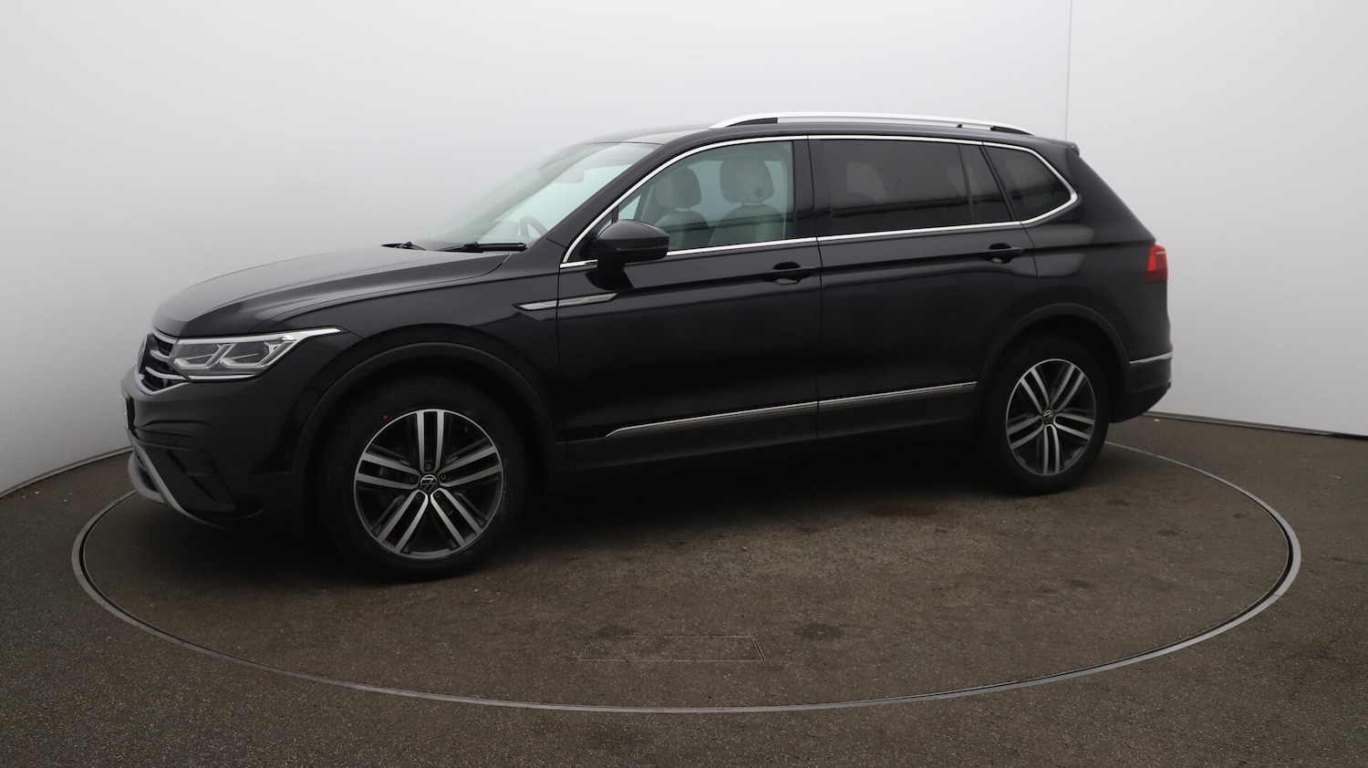 Used Volkswagen Tiguan Allspace 2023 for sale - 76189865: Photo 72