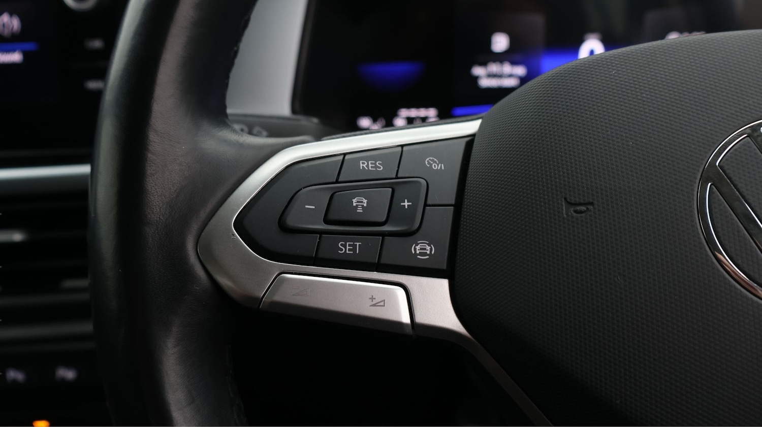 Used Volkswagen T-Roc 2022 for sale - 77790323: Photo 23