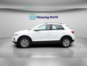 Used Volkswagen T-Roc 2022 for sale - 77790323: Photo