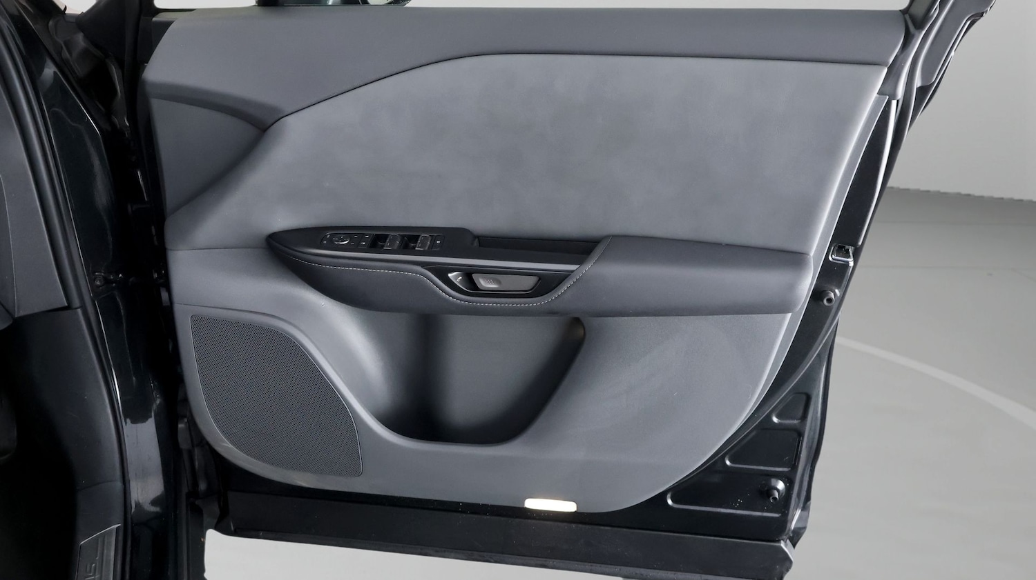 Used Lexus RZ 2024 for sale - 77744745: Photo 15