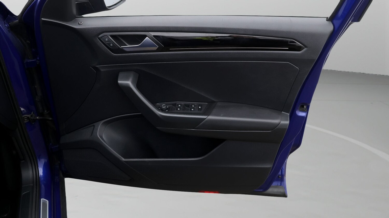 Used Volkswagen T-Roc 2019 for sale - 77700967: Photo 15