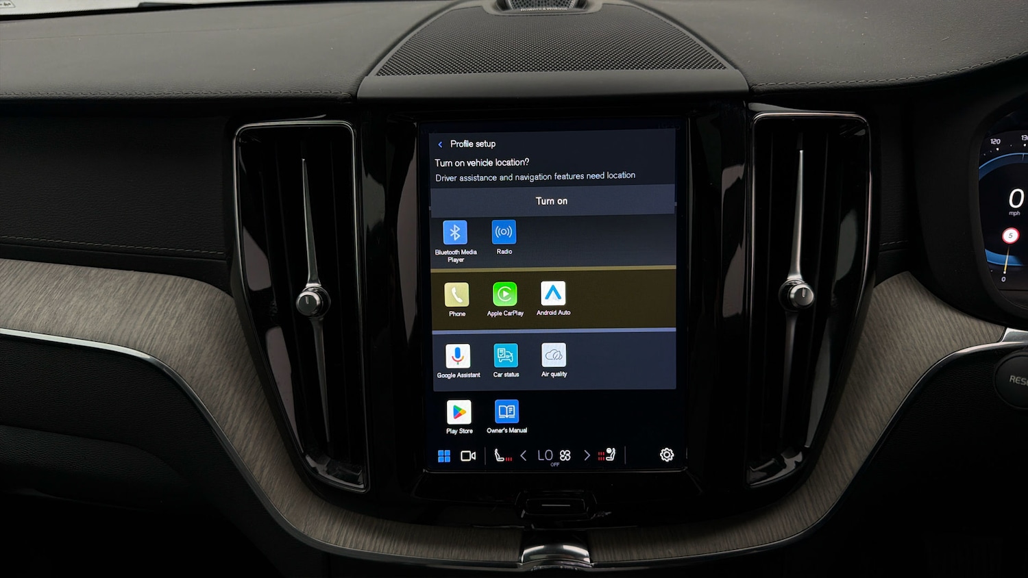 Used Volvo XC60 2023 for sale - 77947228: Photo 10