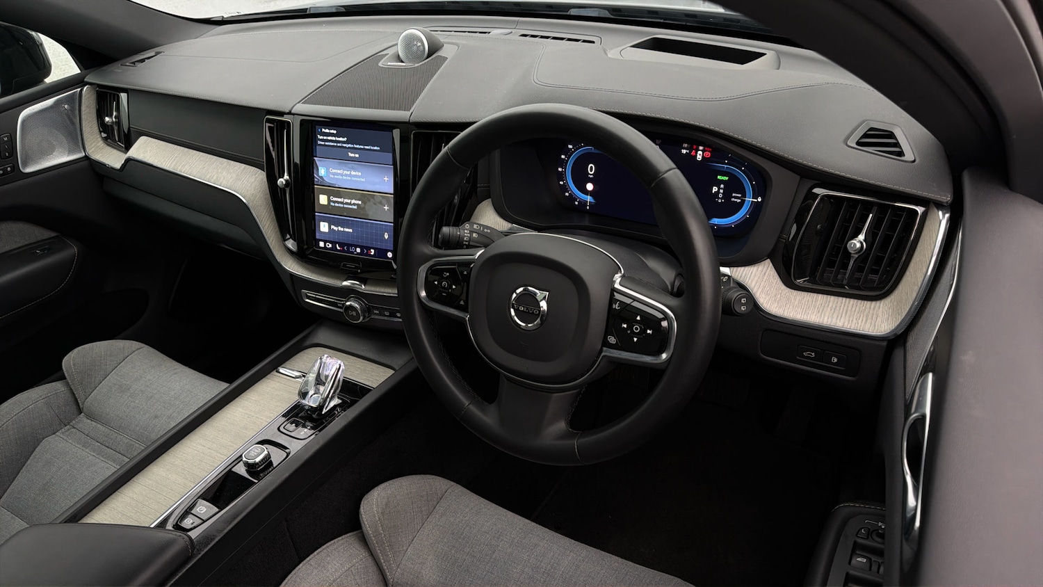 Used Volvo XC60 2023 for sale - 77947228: Photo 9