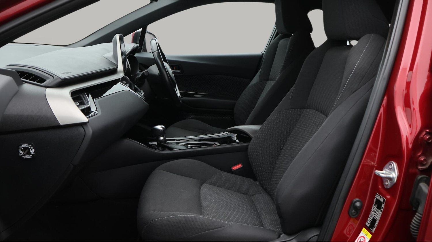 Used Toyota C-HR 2018 for sale - 76715334: Photo 15