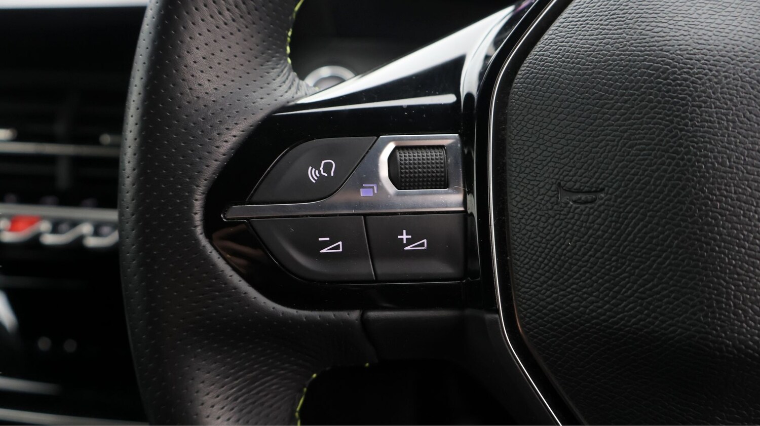 Used Peugeot 2008 2023 for sale - 77759197: Photo 23