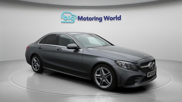 Used Mercedes-Benz C Class 2019 for sale - 76166604: Photo 1