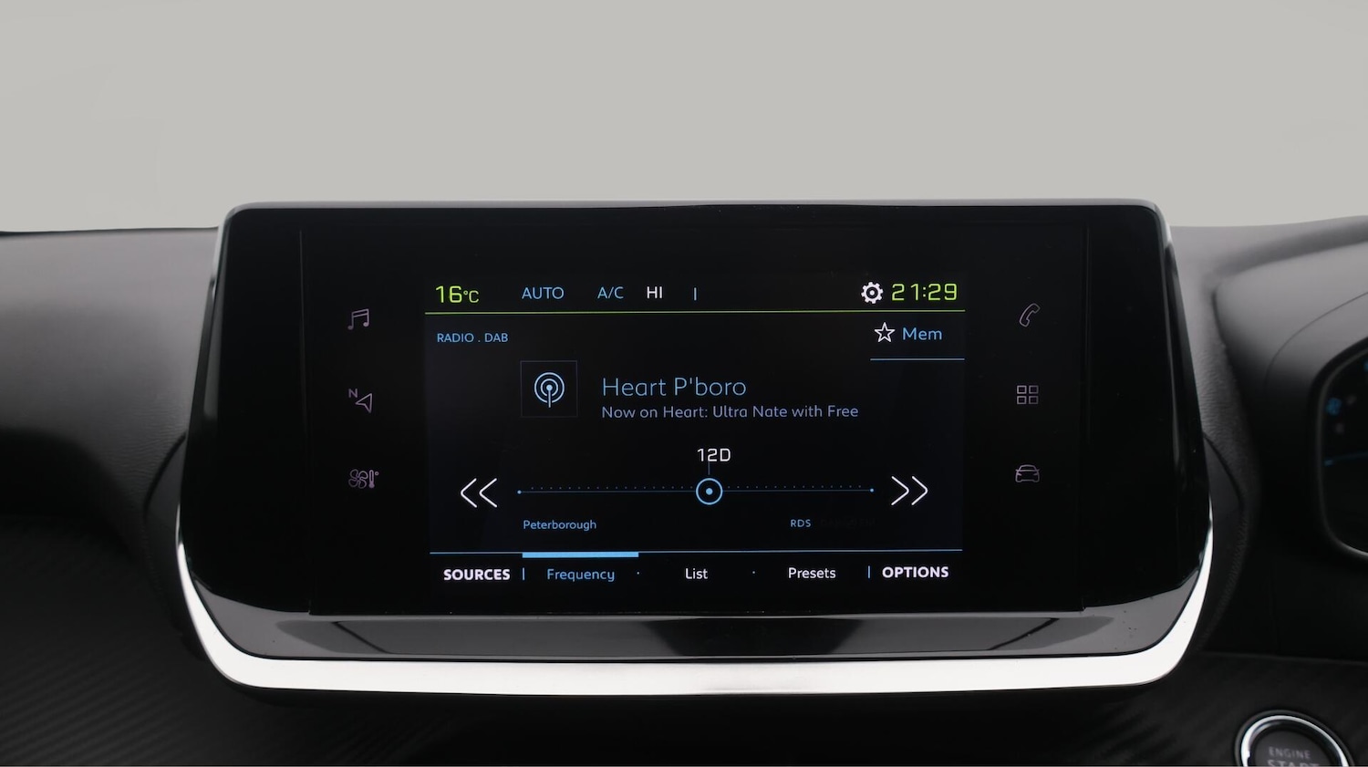 Used Peugeot 2008 2022 for sale - 76549702: Photo 12