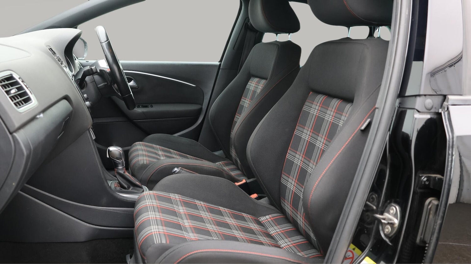 Used Volkswagen Polo 2017 for sale - 76371625: Photo 15