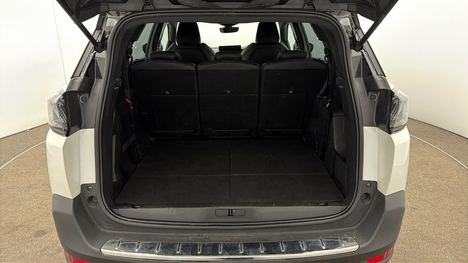 Used Peugeot 5008 2023 for sale - 77974114: Photo 16