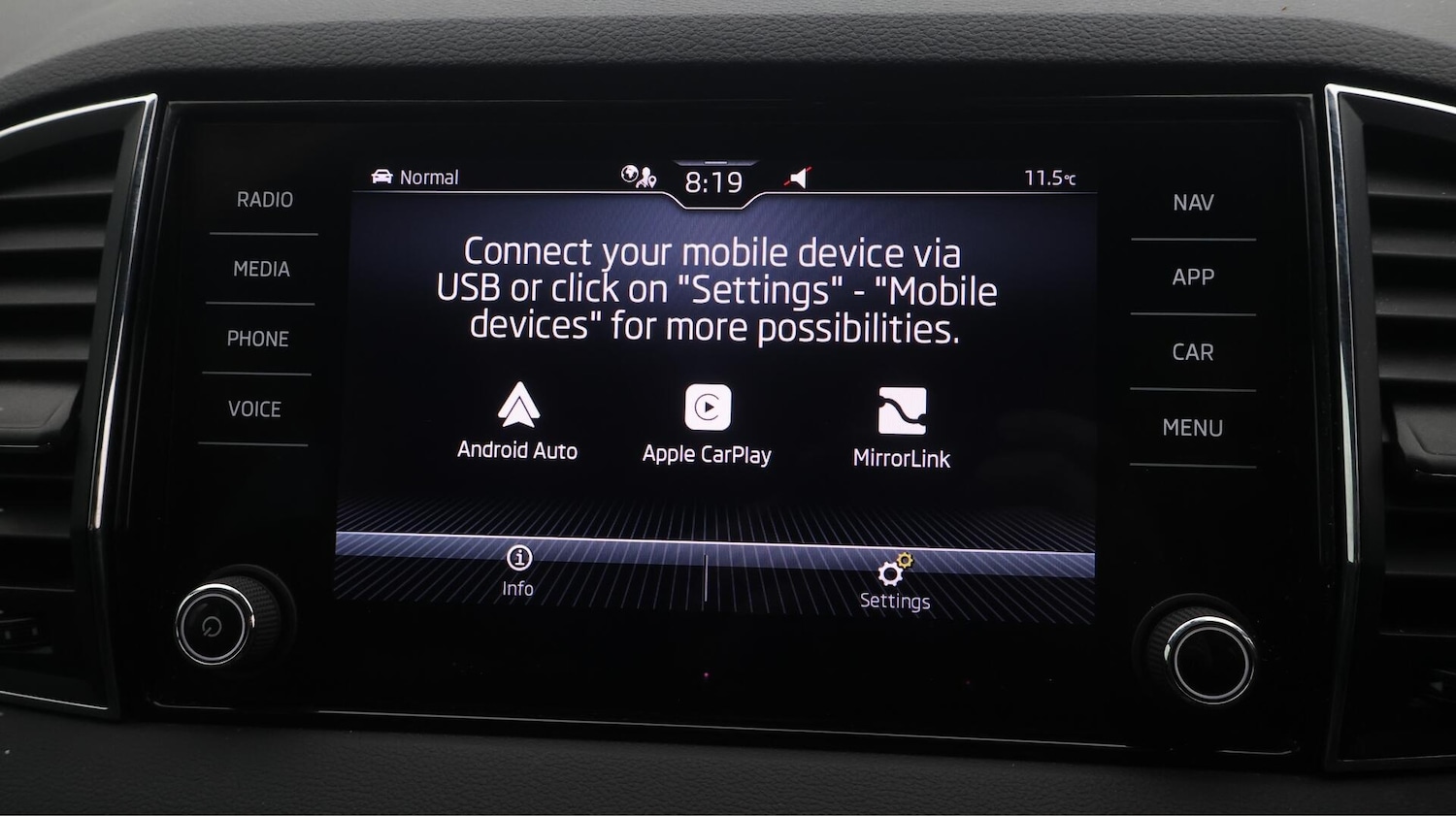 Used Skoda Karoq 2022 for sale - 76700579: Photo 27