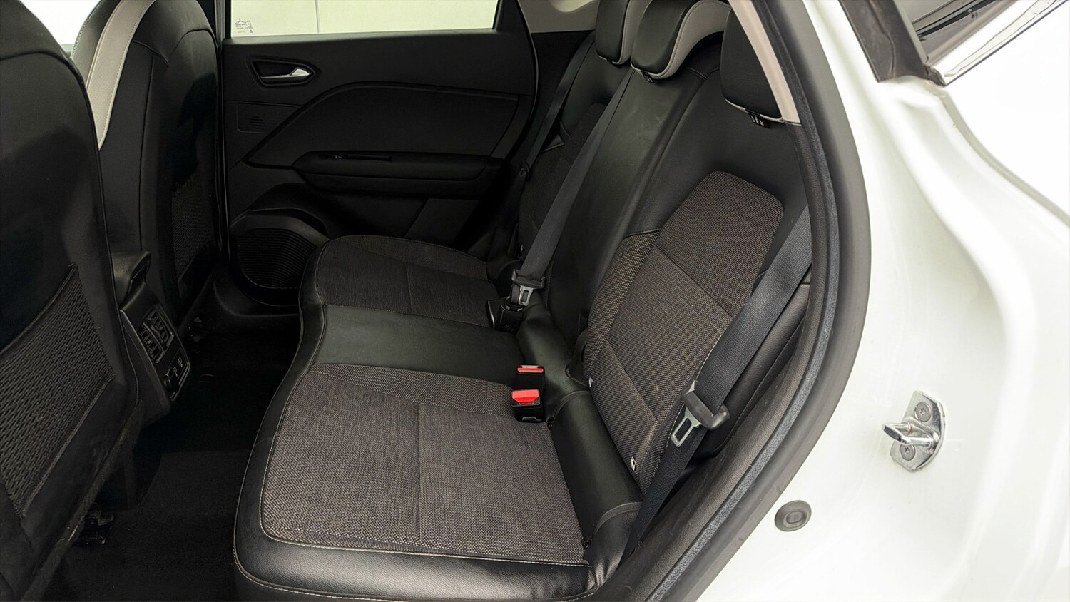 Used Renault Captur 2022 for sale - 77935942: Photo 15