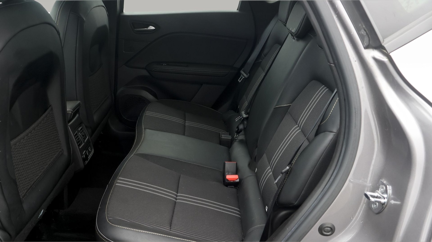 Used Renault Captur 2023 for sale - 77381104: Photo 16