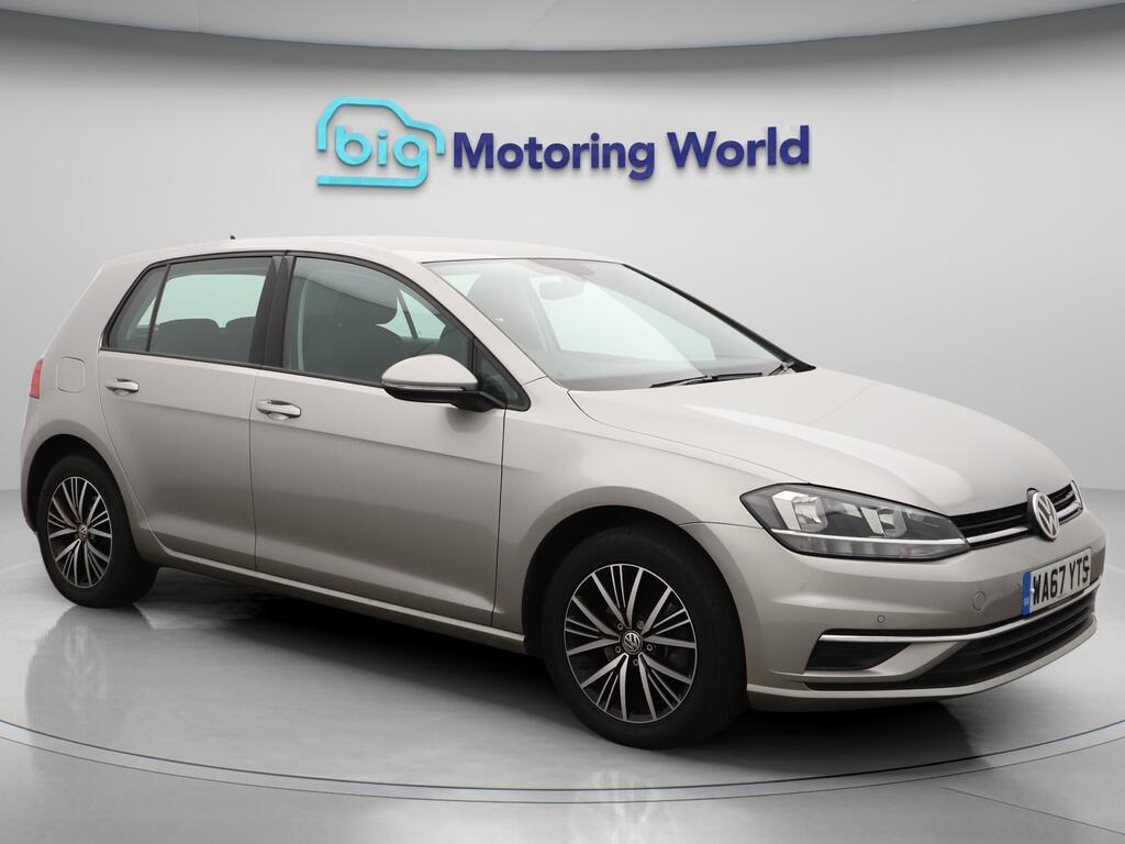 Used Volkswagen Golf 2017 for sale - 76121409: Photo 1