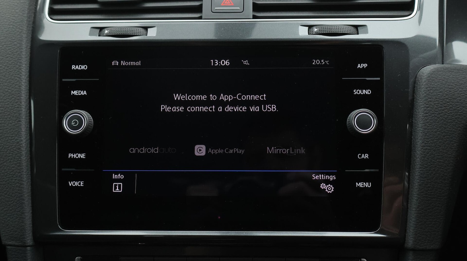 Used Volkswagen Golf 2017 for sale - 76121409: Photo 28